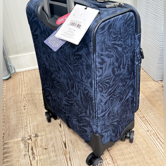 Ricardo Hardside Avalon 22.5" Lightweight Carry On Spinner Luggage suitcase - Picture 13 of 16